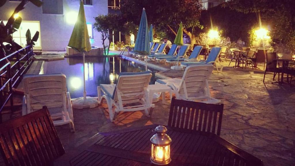 Parla Apart Hotel Чешме Екстер'єр фото